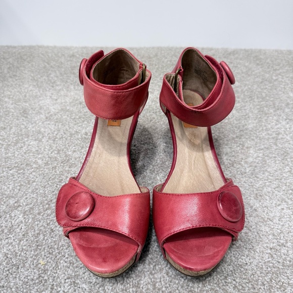 Miz Mooz Yael red leather platform wedge sandals size 6.5